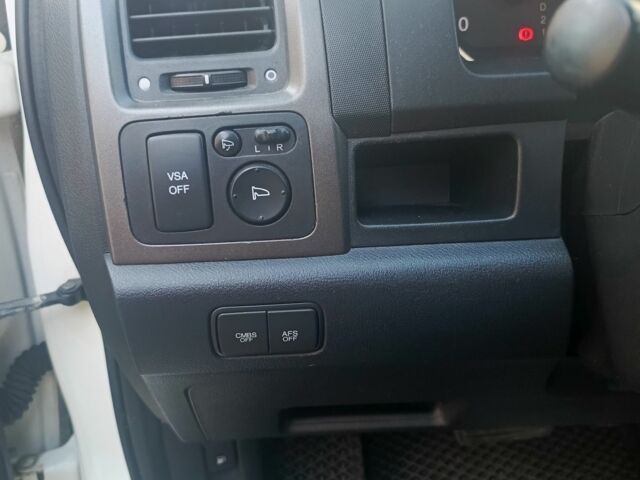 Белый Хонда СРВ, объемом двигателя 2.2 л и пробегом 240 тыс. км за 13600 $, фото 9 на Automoto.ua