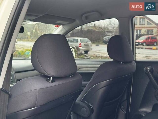 Белый Хонда СРВ, объемом двигателя 2.2 л и пробегом 170 тыс. км за 12500 $, фото 34 на Automoto.ua