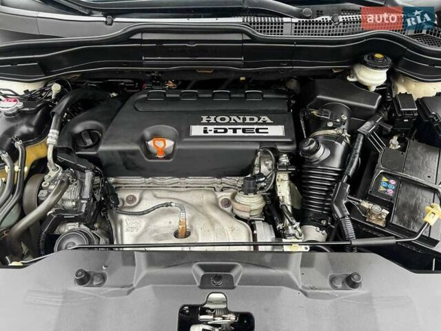 Белый Хонда СРВ, объемом двигателя 2.2 л и пробегом 170 тыс. км за 12500 $, фото 52 на Automoto.ua