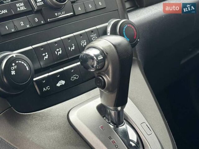 Белый Хонда СРВ, объемом двигателя 2.2 л и пробегом 170 тыс. км за 12500 $, фото 29 на Automoto.ua