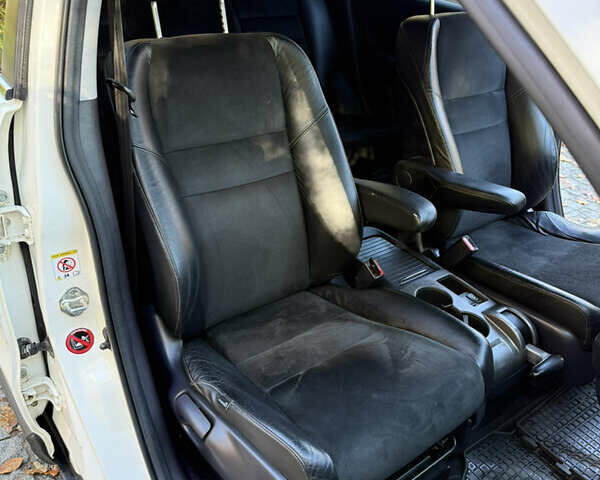Белый Хонда СРВ, объемом двигателя 2.2 л и пробегом 330 тыс. км за 14300 $, фото 36 на Automoto.ua