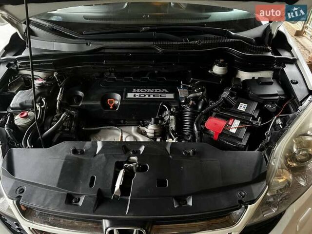 Белый Хонда СРВ, объемом двигателя 2.2 л и пробегом 198 тыс. км за 13999 $, фото 21 на Automoto.ua