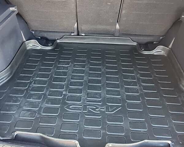 Белый Хонда СРВ, объемом двигателя 2.4 л и пробегом 290 тыс. км за 13200 $, фото 10 на Automoto.ua