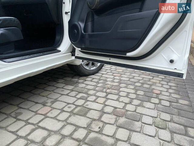 Белый Хонда СРВ, объемом двигателя 2.2 л и пробегом 185 тыс. км за 14200 $, фото 55 на Automoto.ua