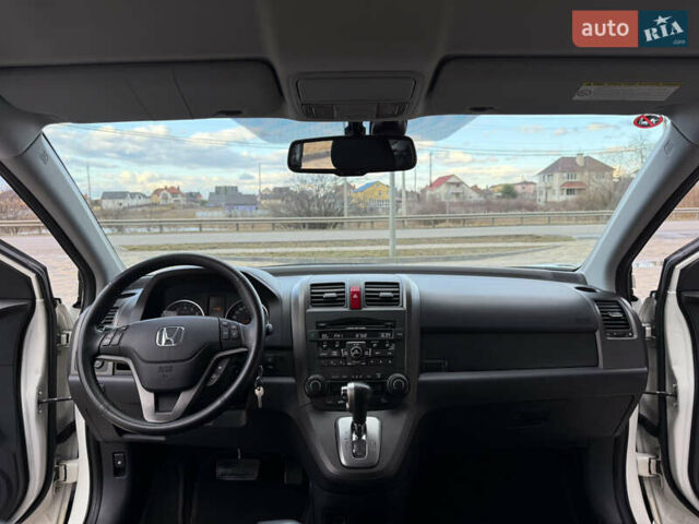 Белый Хонда СРВ, объемом двигателя 2.4 л и пробегом 114 тыс. км за 13999 $, фото 77 на Automoto.ua