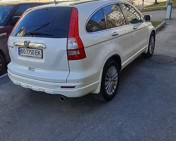 Белый Хонда СРВ, объемом двигателя 2.4 л и пробегом 290 тыс. км за 13200 $, фото 1 на Automoto.ua