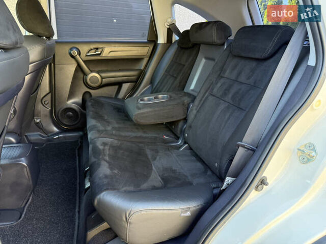 Белый Хонда СРВ, объемом двигателя 2.2 л и пробегом 219 тыс. км за 13691 $, фото 44 на Automoto.ua