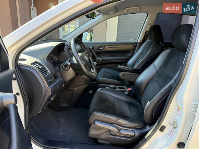 Белый Хонда СРВ, объемом двигателя 2.2 л и пробегом 219 тыс. км за 13691 $, фото 20 на Automoto.ua