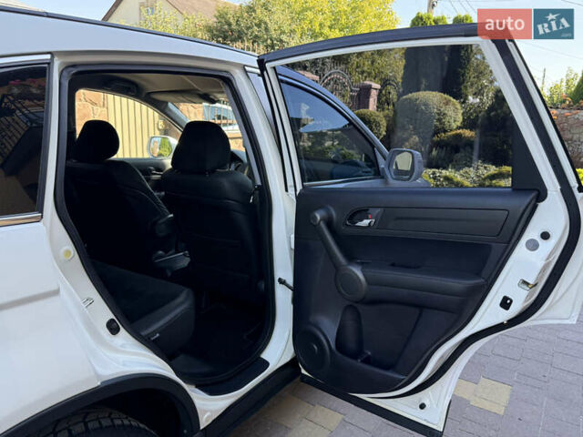 Белый Хонда СРВ, объемом двигателя 2.2 л и пробегом 219 тыс. км за 13691 $, фото 55 на Automoto.ua