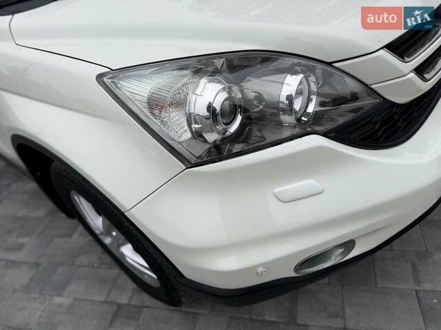 Белый Хонда СРВ, объемом двигателя 2 л и пробегом 214 тыс. км за 11999 $, фото 5 на Automoto.ua