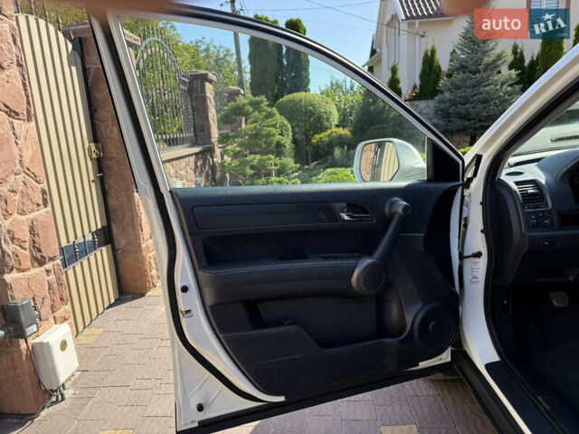 Белый Хонда СРВ, объемом двигателя 2.2 л и пробегом 219 тыс. км за 13691 $, фото 18 на Automoto.ua