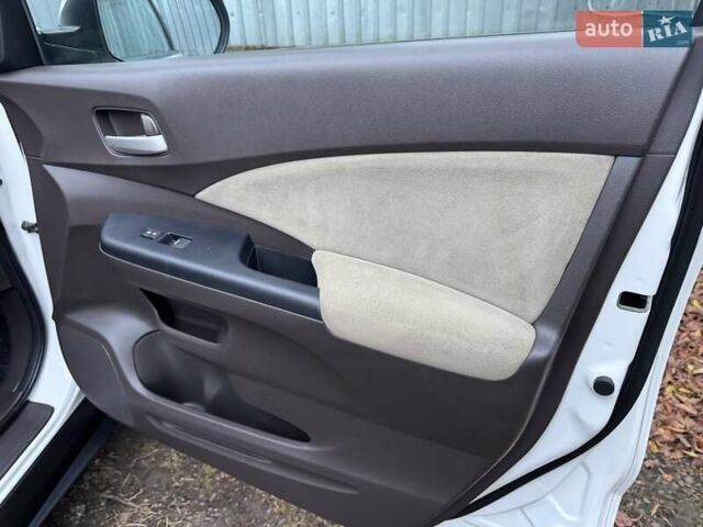 Белый Хонда СРВ, объемом двигателя 2.35 л и пробегом 167 тыс. км за 12300 $, фото 18 на Automoto.ua