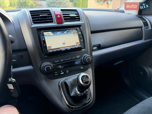 Белый Хонда СРВ, объемом двигателя 2.2 л и пробегом 219 тыс. км за 13691 $, фото 27 на Automoto.ua