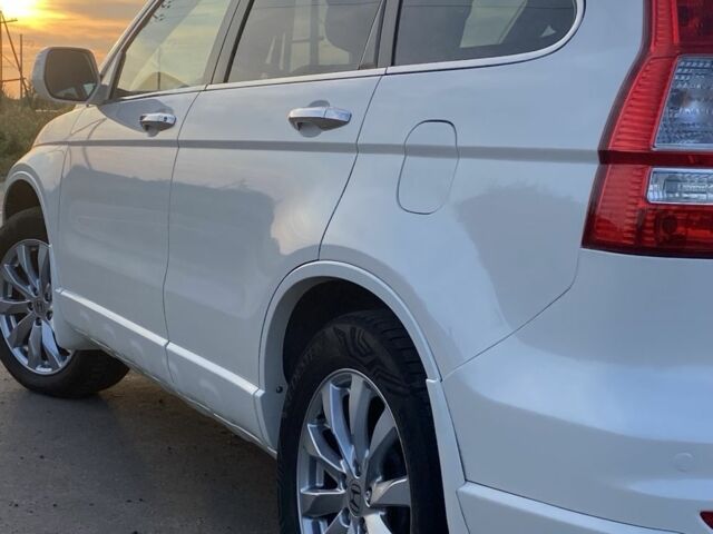 Белый Хонда СРВ, объемом двигателя 2.2 л и пробегом 190 тыс. км за 14200 $, фото 2 на Automoto.ua