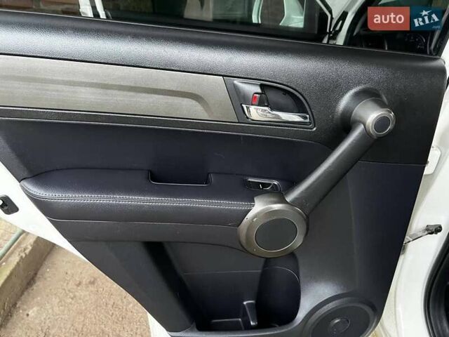 Белый Хонда СРВ, объемом двигателя 2.2 л и пробегом 198 тыс. км за 13999 $, фото 19 на Automoto.ua