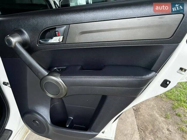 Белый Хонда СРВ, объемом двигателя 2.2 л и пробегом 198 тыс. км за 13999 $, фото 18 на Automoto.ua