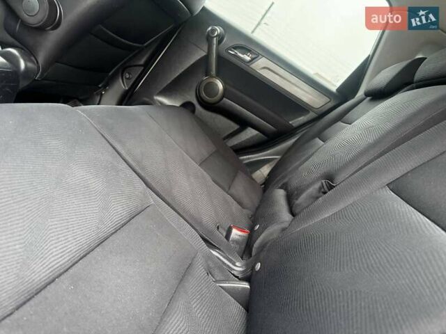 Белый Хонда СРВ, объемом двигателя 2.2 л и пробегом 170 тыс. км за 12500 $, фото 35 на Automoto.ua