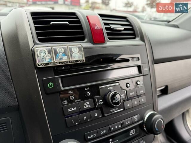 Белый Хонда СРВ, объемом двигателя 2 л и пробегом 214 тыс. км за 11999 $, фото 20 на Automoto.ua