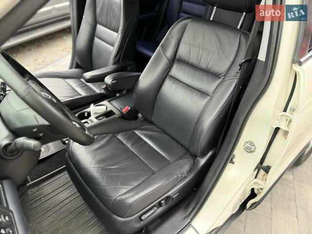 Белый Хонда СРВ, объемом двигателя 2 л и пробегом 214 тыс. км за 11999 $, фото 14 на Automoto.ua