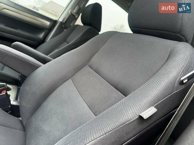 Белый Хонда СРВ, объемом двигателя 2.2 л и пробегом 170 тыс. км за 12500 $, фото 25 на Automoto.ua