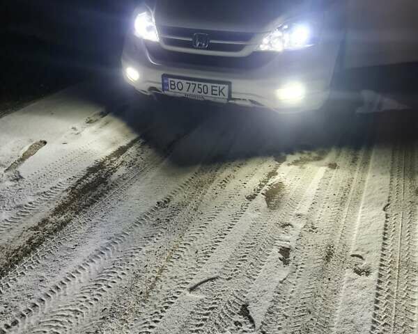 Белый Хонда СРВ, объемом двигателя 2.4 л и пробегом 290 тыс. км за 13200 $, фото 23 на Automoto.ua