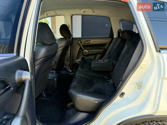 Белый Хонда СРВ, объемом двигателя 2.2 л и пробегом 219 тыс. км за 13691 $, фото 43 на Automoto.ua