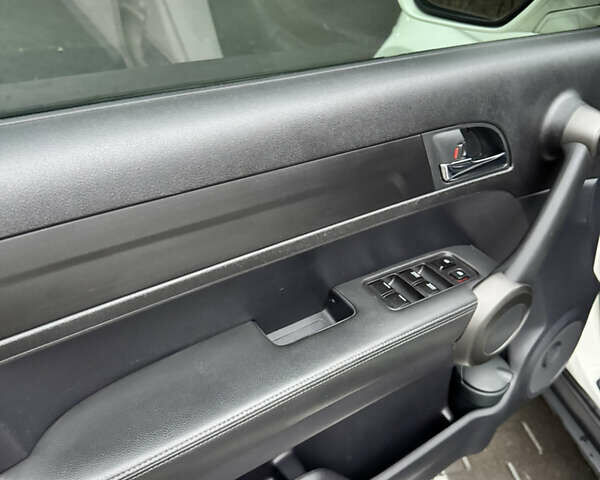 Белый Хонда СРВ, объемом двигателя 0 л и пробегом 155 тыс. км за 15000 $, фото 20 на Automoto.ua