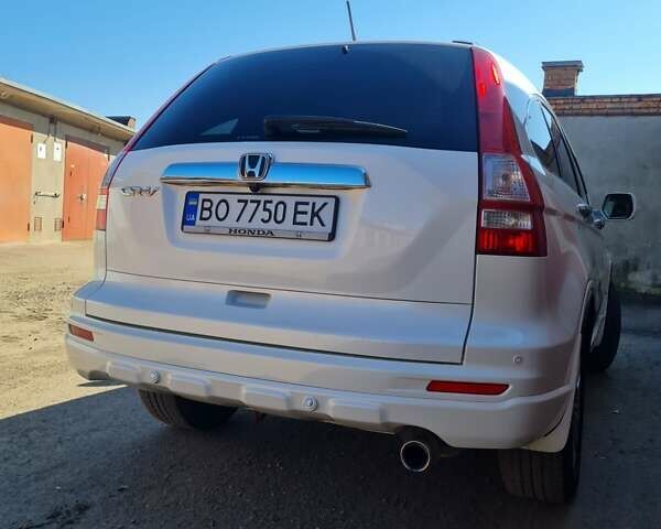 Белый Хонда СРВ, объемом двигателя 2.4 л и пробегом 290 тыс. км за 13200 $, фото 3 на Automoto.ua