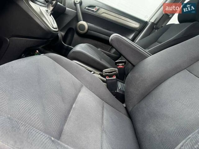 Белый Хонда СРВ, объемом двигателя 2.2 л и пробегом 170 тыс. км за 12500 $, фото 24 на Automoto.ua