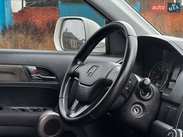 Белый Хонда СРВ, объемом двигателя 2.2 л и пробегом 170 тыс. км за 12500 $, фото 49 на Automoto.ua