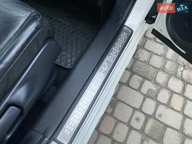 Белый Хонда СРВ, объемом двигателя 2.2 л и пробегом 185 тыс. км за 14200 $, фото 59 на Automoto.ua