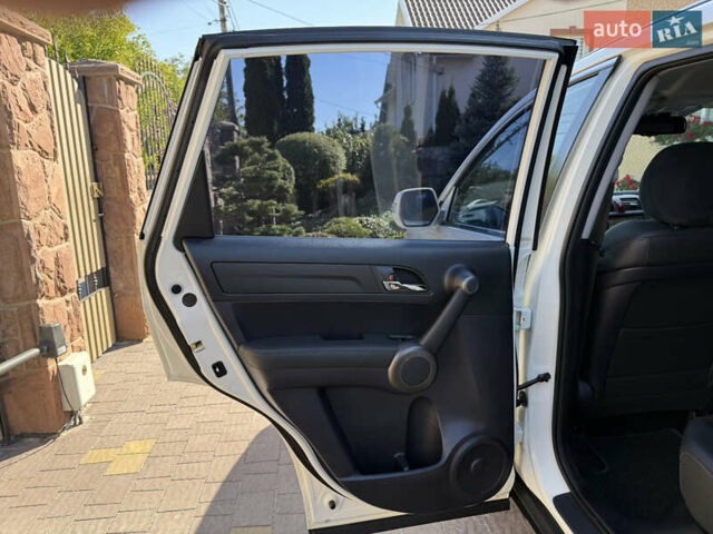 Белый Хонда СРВ, объемом двигателя 2.2 л и пробегом 219 тыс. км за 13691 $, фото 41 на Automoto.ua