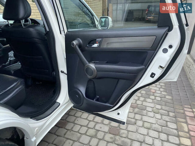 Белый Хонда СРВ, объемом двигателя 2.2 л и пробегом 185 тыс. км за 14200 $, фото 54 на Automoto.ua