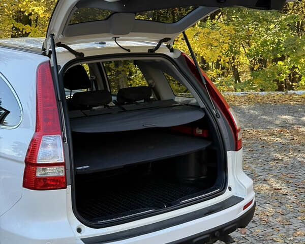 Белый Хонда СРВ, объемом двигателя 2.2 л и пробегом 330 тыс. км за 14300 $, фото 20 на Automoto.ua