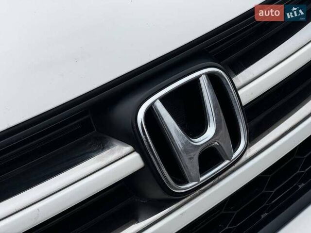 Белый Хонда СРВ, объемом двигателя 2.2 л и пробегом 170 тыс. км за 12500 $, фото 8 на Automoto.ua