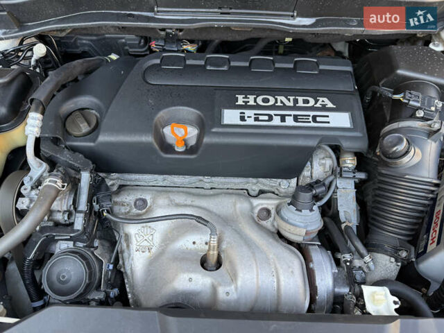 Белый Хонда СРВ, объемом двигателя 2.2 л и пробегом 219 тыс. км за 13691 $, фото 75 на Automoto.ua