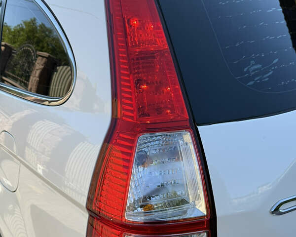 Белый Хонда СРВ, объемом двигателя 2.2 л и пробегом 219 тыс. км за 13691 $, фото 47 на Automoto.ua