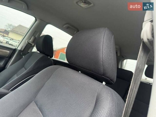 Белый Хонда СРВ, объемом двигателя 2.2 л и пробегом 170 тыс. км за 12500 $, фото 26 на Automoto.ua