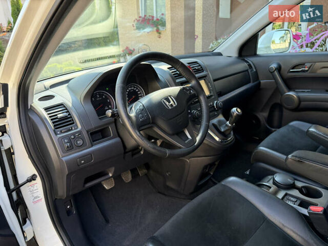 Белый Хонда СРВ, объемом двигателя 2.2 л и пробегом 219 тыс. км за 13691 $, фото 22 на Automoto.ua