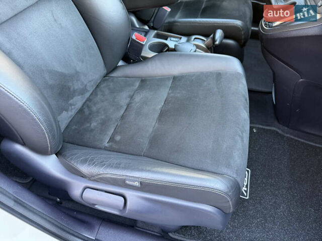 Белый Хонда СРВ, объемом двигателя 2.2 л и пробегом 219 тыс. км за 13691 $, фото 68 на Automoto.ua