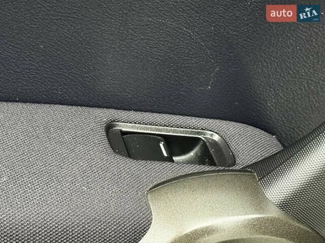 Белый Хонда СРВ, объемом двигателя 2.2 л и пробегом 170 тыс. км за 12500 $, фото 33 на Automoto.ua