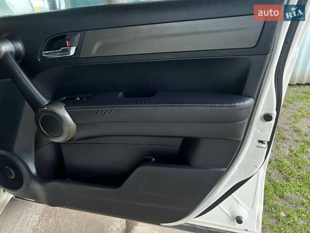 Белый Хонда СРВ, объемом двигателя 2.2 л и пробегом 198 тыс. км за 13999 $, фото 17 на Automoto.ua