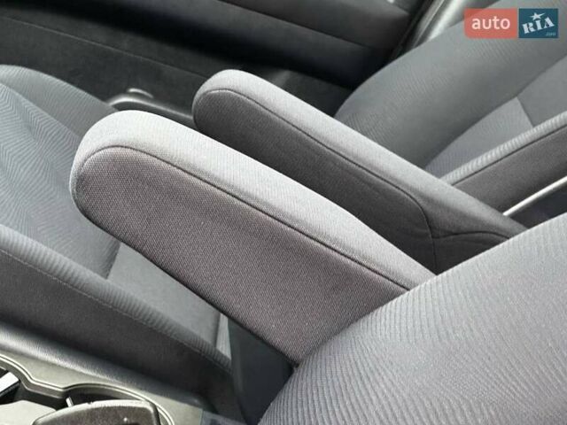 Белый Хонда СРВ, объемом двигателя 2.2 л и пробегом 170 тыс. км за 12500 $, фото 28 на Automoto.ua