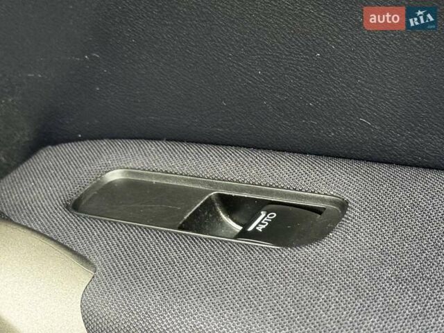 Белый Хонда СРВ, объемом двигателя 2.2 л и пробегом 170 тыс. км за 12500 $, фото 42 на Automoto.ua