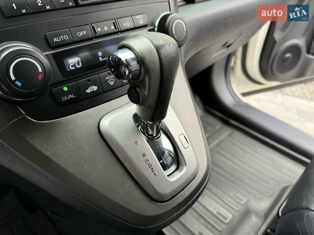 Белый Хонда СРВ, объемом двигателя 2 л и пробегом 214 тыс. км за 11999 $, фото 15 на Automoto.ua