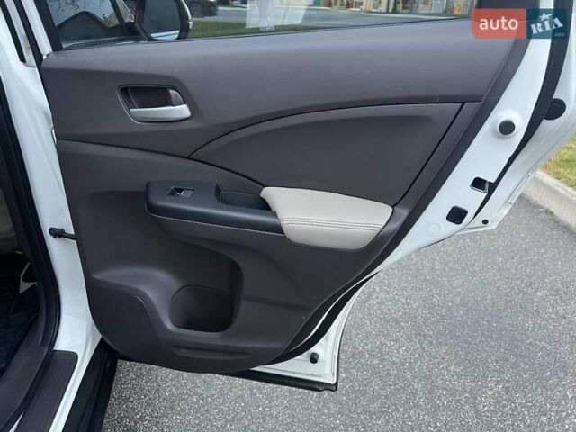 Белый Хонда СРВ, объемом двигателя 2.35 л и пробегом 113 тыс. км за 17200 $, фото 30 на Automoto.ua