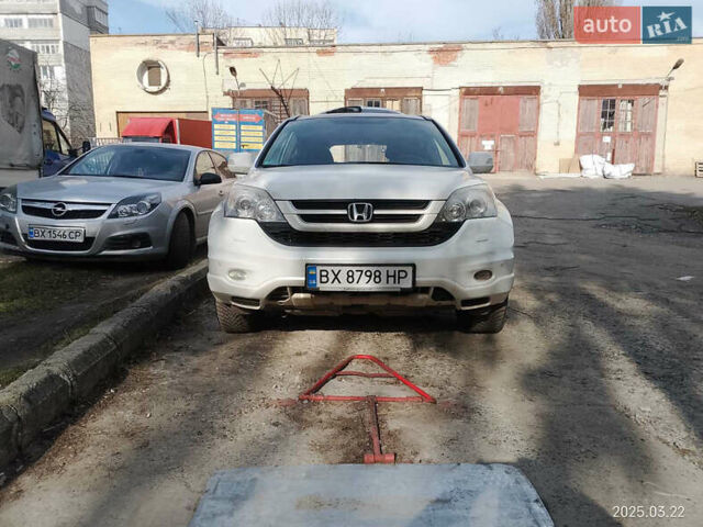 Белый Хонда СРВ, объемом двигателя 2.2 л и пробегом 228 тыс. км за 13300 $, фото 3 на Automoto.ua