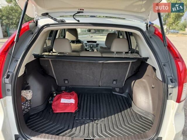 Белый Хонда СРВ, объемом двигателя 2.35 л и пробегом 182 тыс. км за 17000 $, фото 7 на Automoto.ua