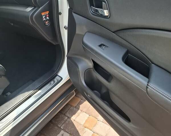 Белый Хонда СРВ, объемом двигателя 2.2 л и пробегом 270 тыс. км за 16500 $, фото 15 на Automoto.ua