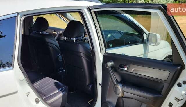 Белый Хонда СРВ, объемом двигателя 2.35 л и пробегом 147 тыс. км за 15900 $, фото 14 на Automoto.ua